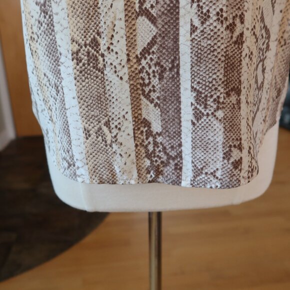 $225 Equipment snakeskin print 100% silk short sleeve shirt top XS beige/brown - Picture 12 of 15